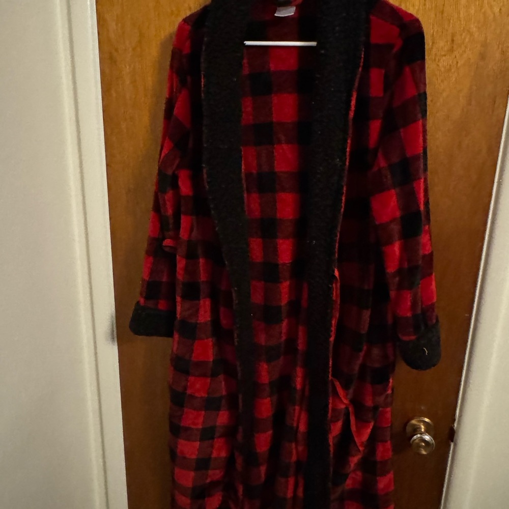 Secret Treasures Red and Black Checkered Robe